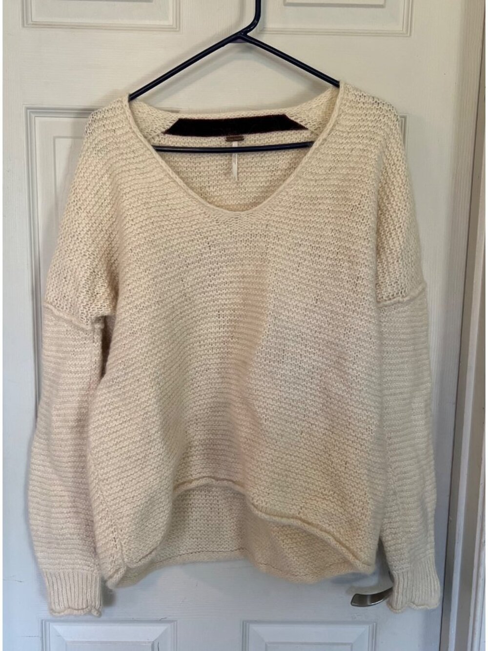 Free People Cream Knit V-Neck Long Sleeve Alpaca Blend Sweater Size Large